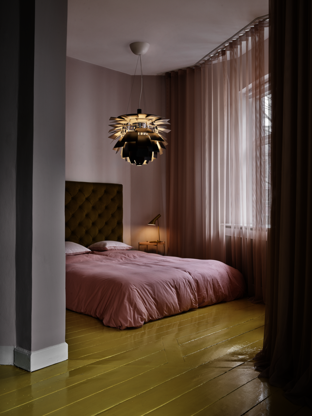 Goldkant Aj Table Campaign Ss20 Copenhagen Denmark Product Image Louis Poulsen