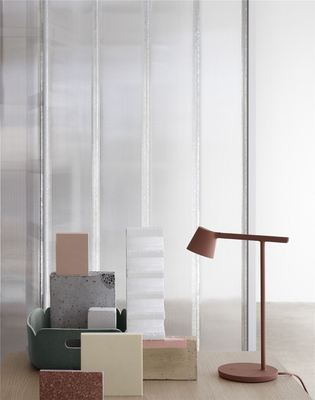 Goldkant Tip Lamp Restore Tray Dusty Green Muuto Org
